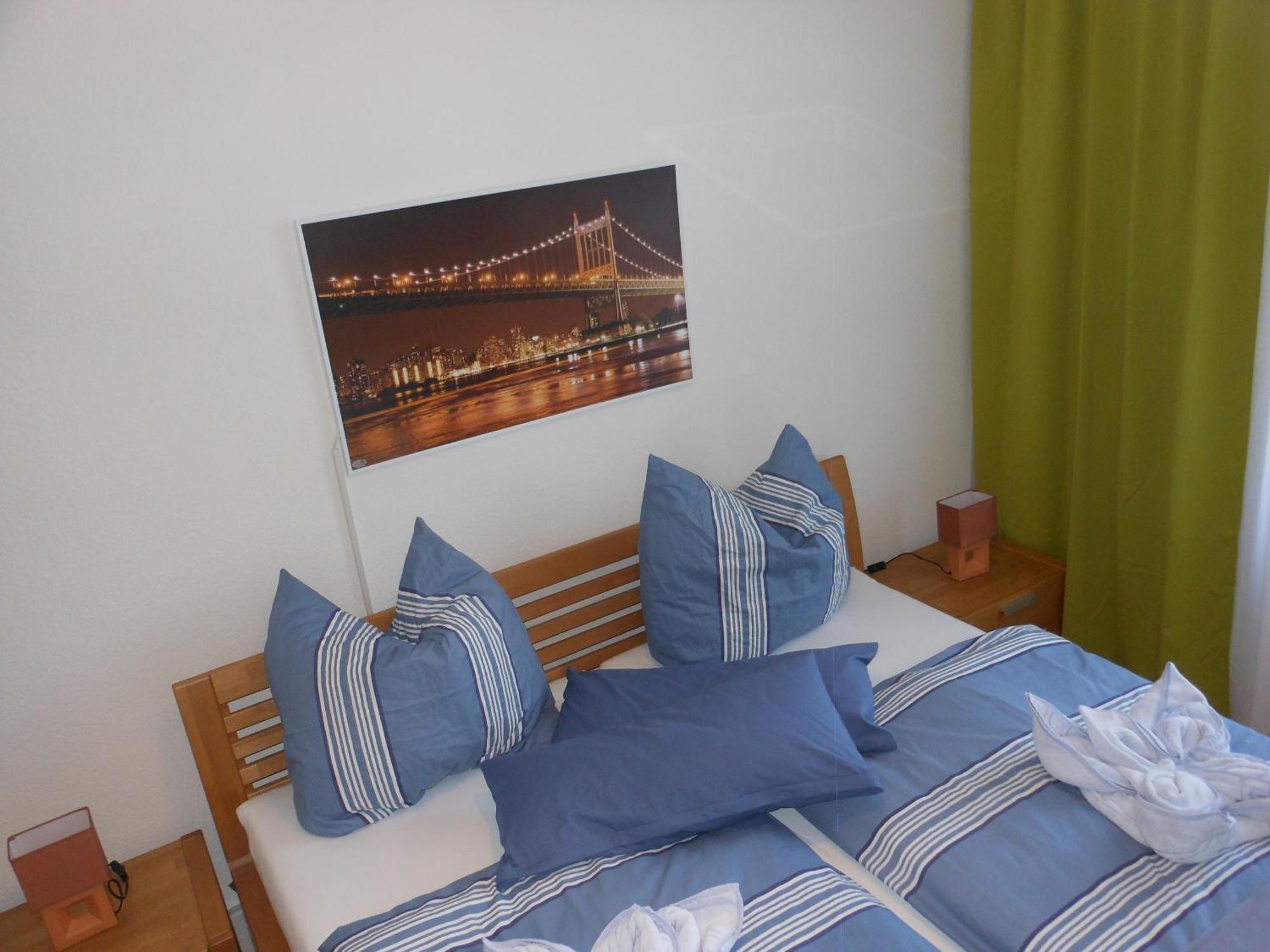 Pension Am Werder Bernburg Ruang foto