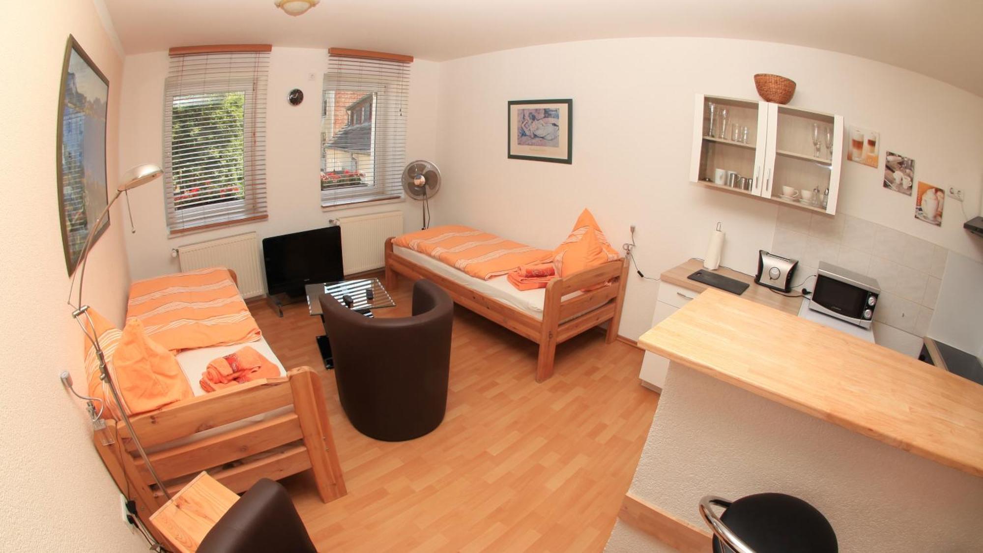 Pension Am Werder Bernburg Ruang foto