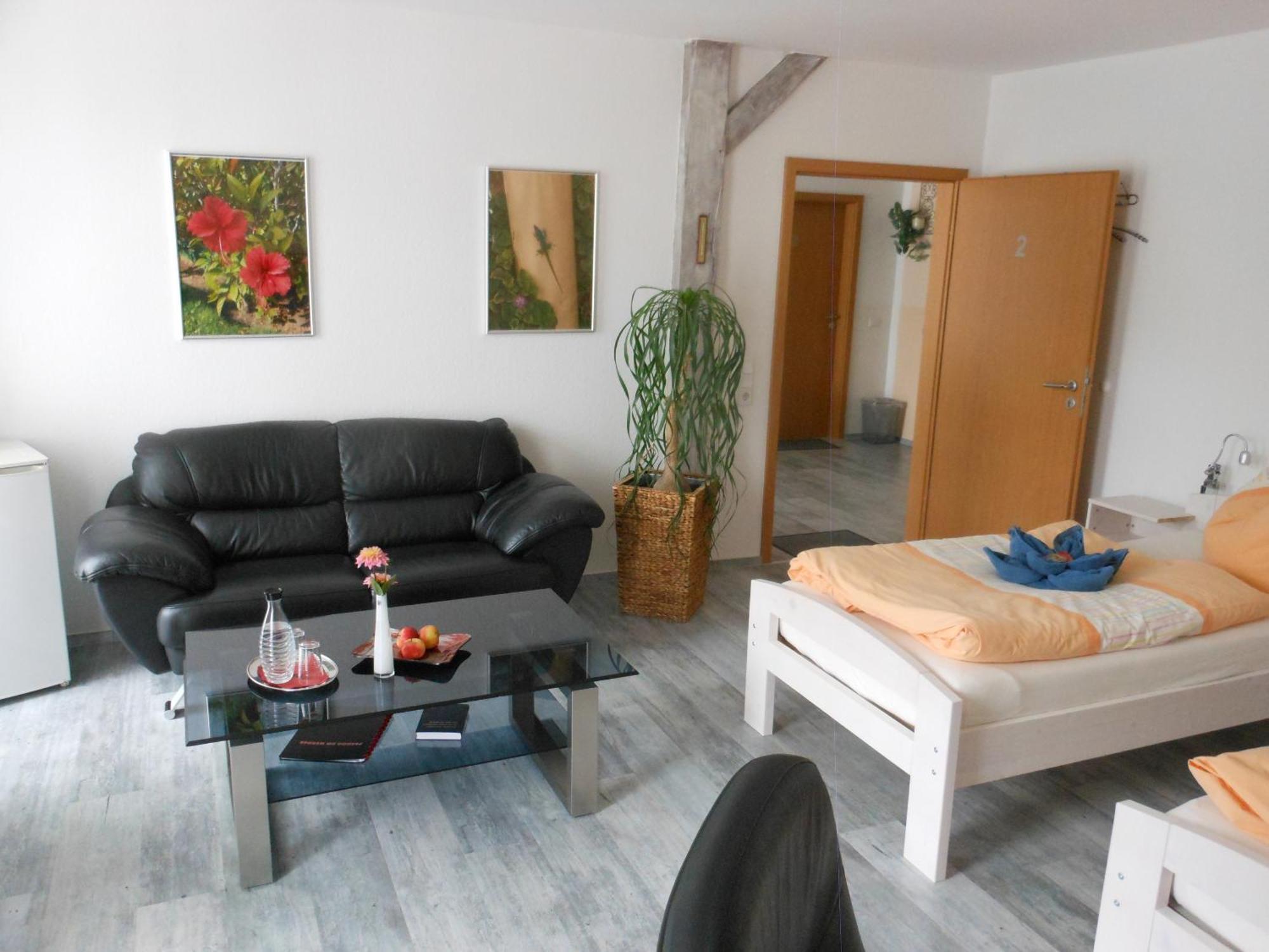 Pension Am Werder Bernburg Ruang foto