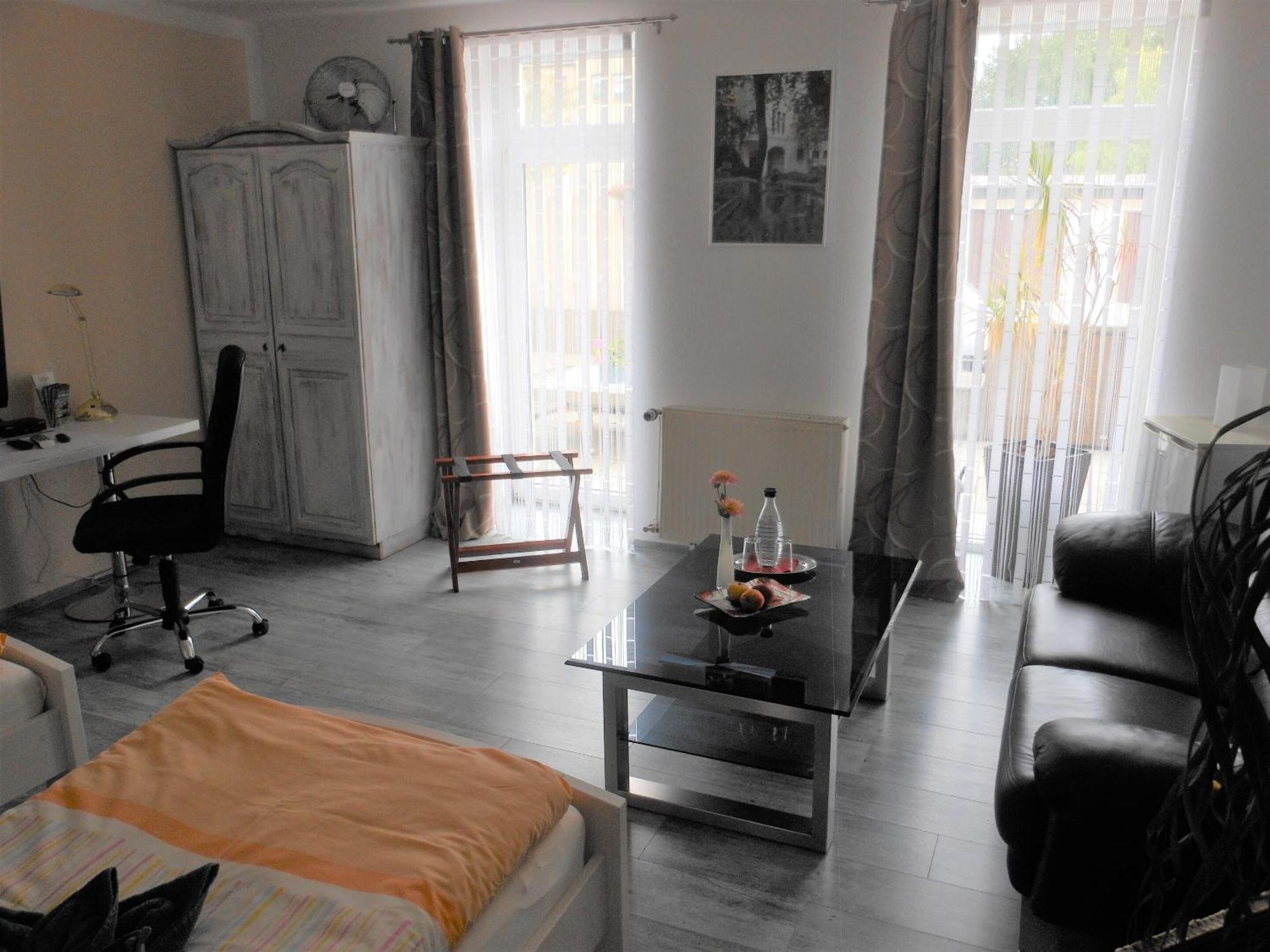 Pension Am Werder Bernburg Ruang foto