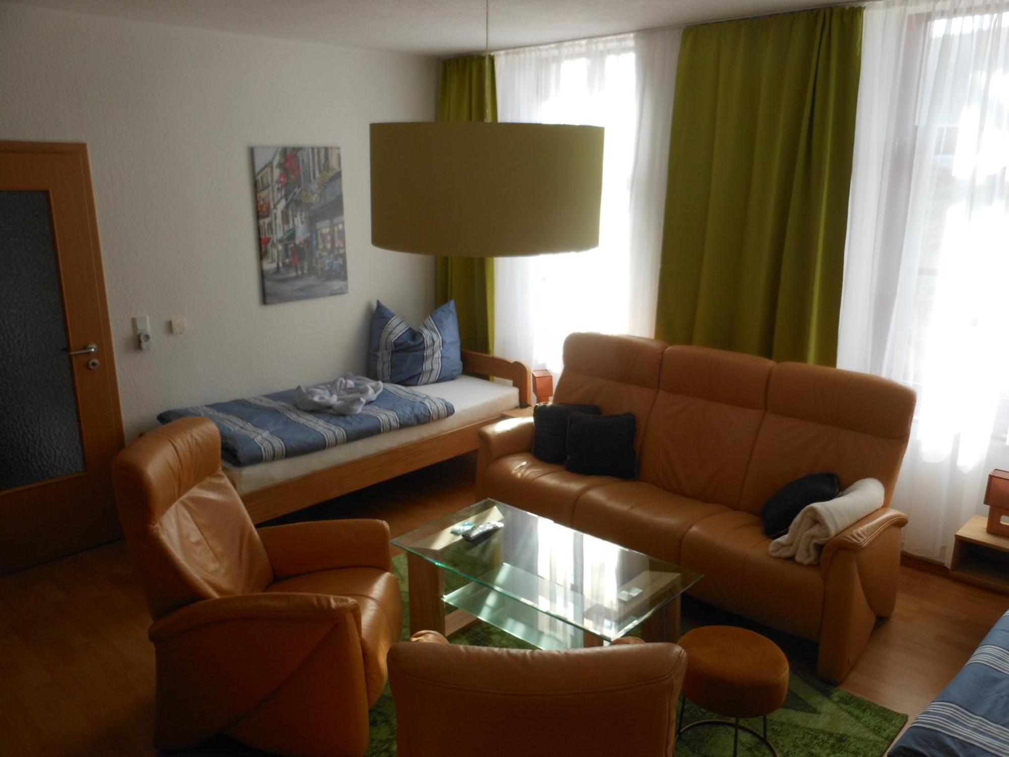 Pension Am Werder Bernburg Ruang foto